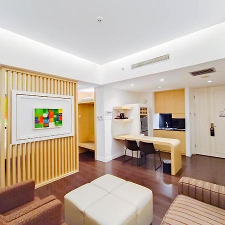 Brits Hotel Karawang Exterior foto
