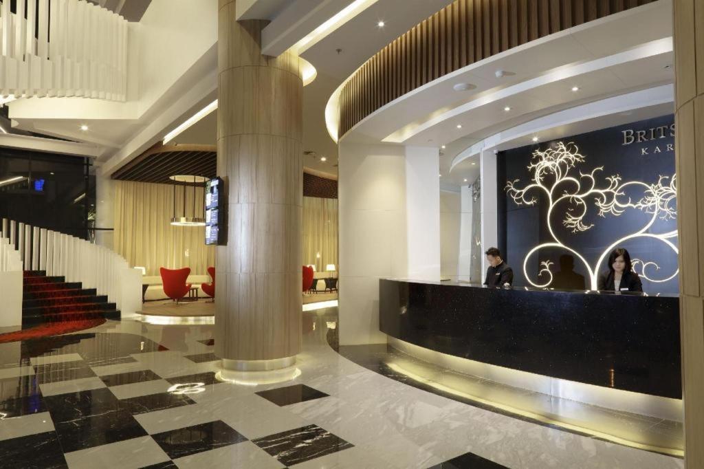 Brits Hotel Karawang Exterior foto
