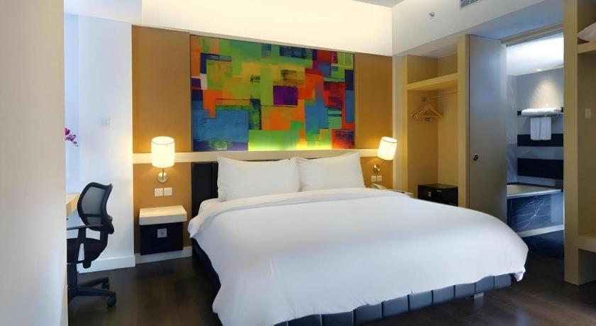 Brits Hotel Karawang Exterior foto