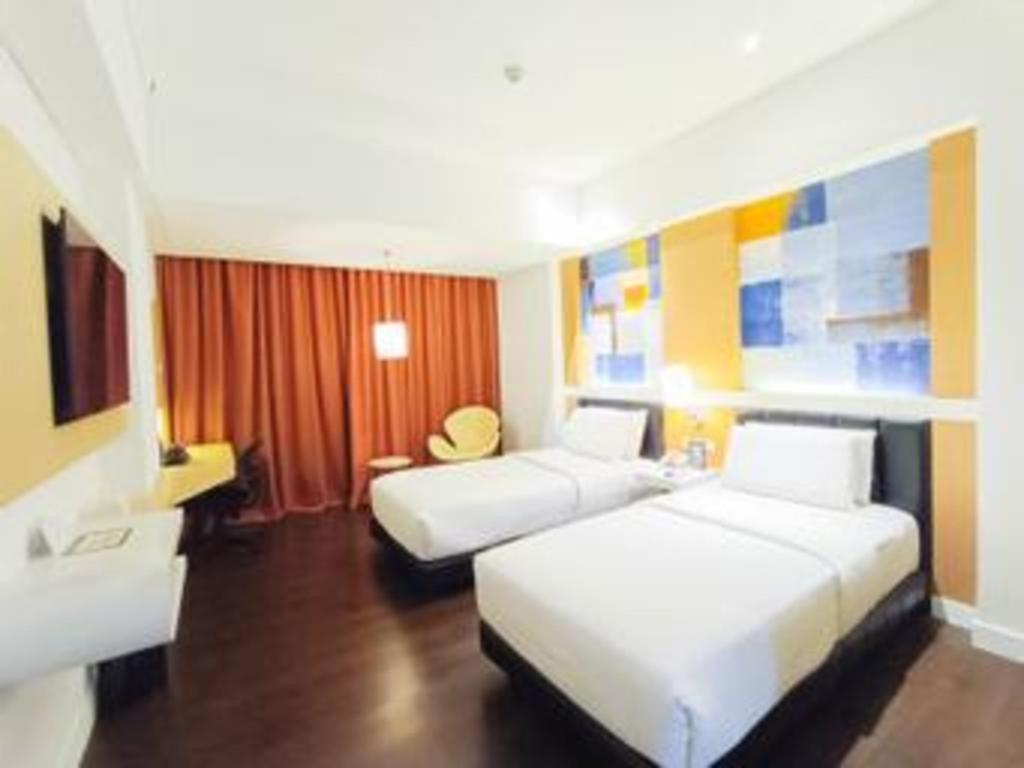 Brits Hotel Karawang Exterior foto