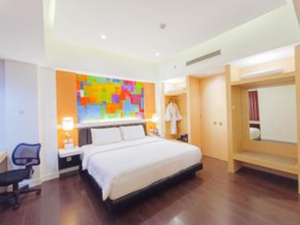 Brits Hotel Karawang Exterior foto