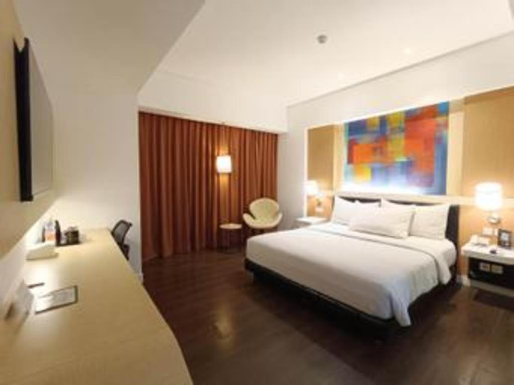 Brits Hotel Karawang Exterior foto