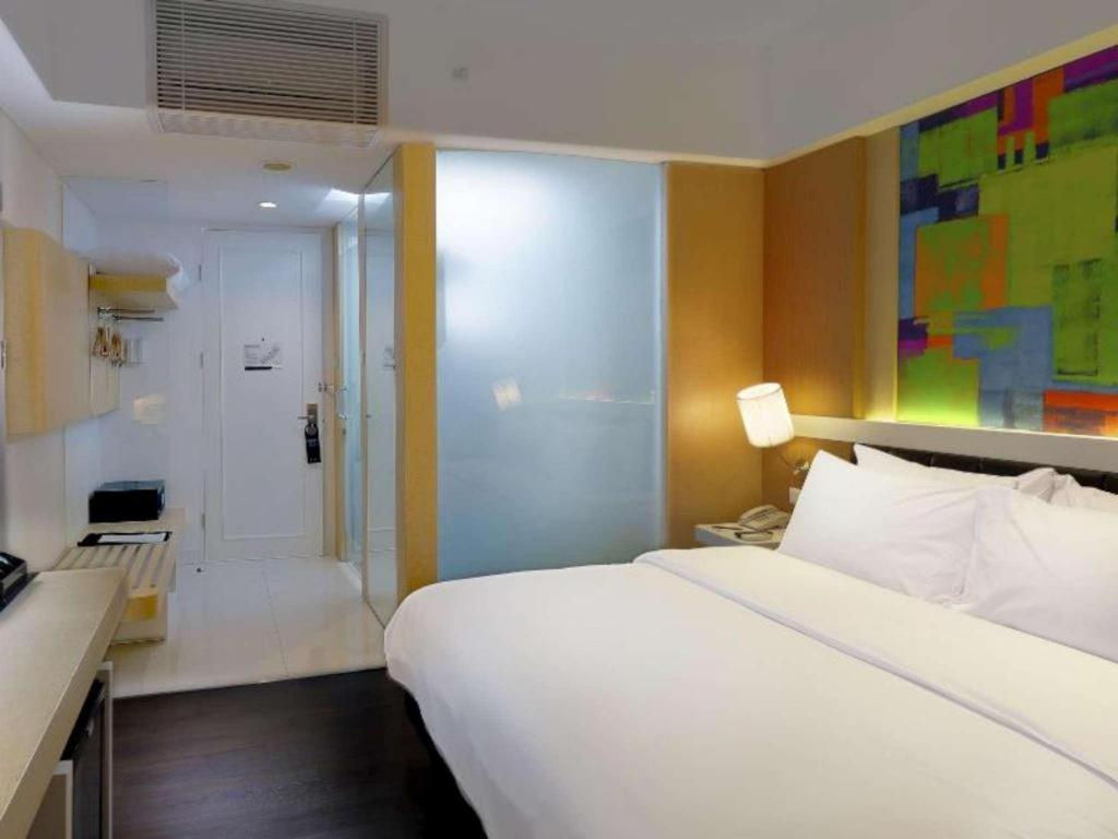 Brits Hotel Karawang Exterior foto