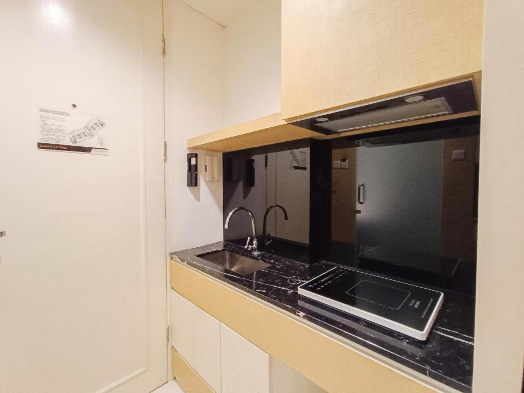 Brits Hotel Karawang Exterior foto
